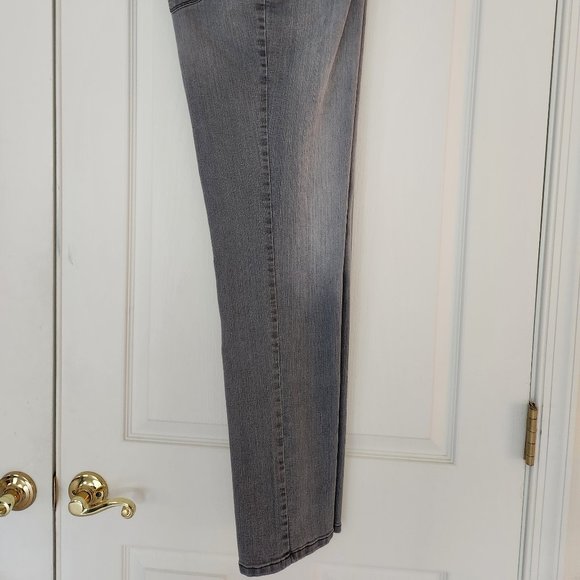 NYDJ SAMANTHA SLIM Straight Leg Jeans Light Wash Gray Size 14 32" Inseam Pockets - Picture 8 of 10